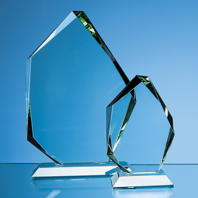 15CM x 10,5CM x 19MM JADE GLASS FACETTED ICE PEAK AWARD