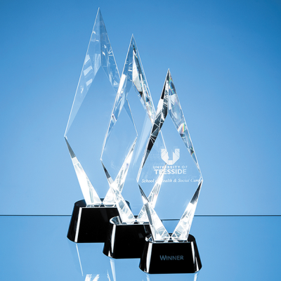 28,5CM OPTICAL CRYSTAL FACET MOUNTED PEAK AWARD with Onyx Black Base