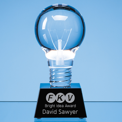 6,5CM DIA OPTICAL CRYSTAL LIGHTBULB AWARD MOUNTED ON AN ONYX BLACK CRYSTAL BASE