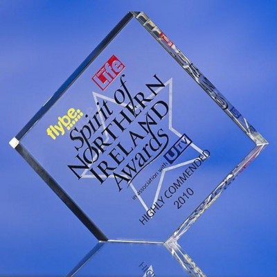 GLASS CORNER AWARD TROPHY  with Colour Sandblasting