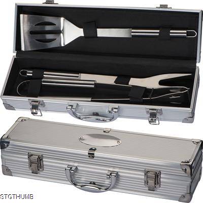 BARBECUE SET in Case in Silvergrey