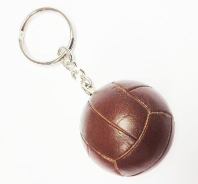 RETRO FOOTBALL KEYRING