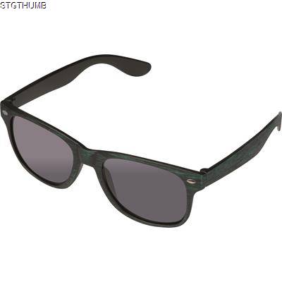 SUNGLASSES with Uv 400 Protection in Green